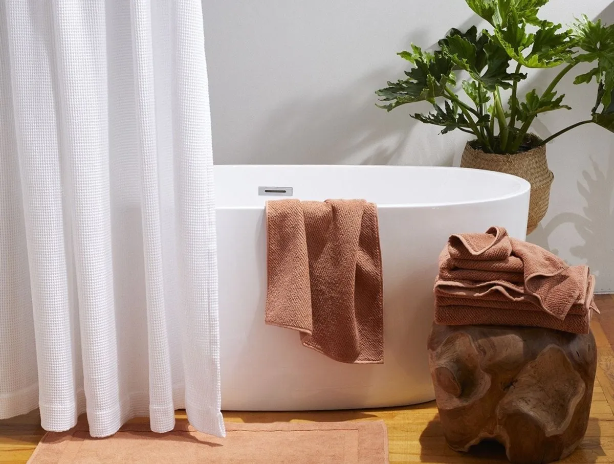 Air Weight Dusty Coral Organic Bath Towels