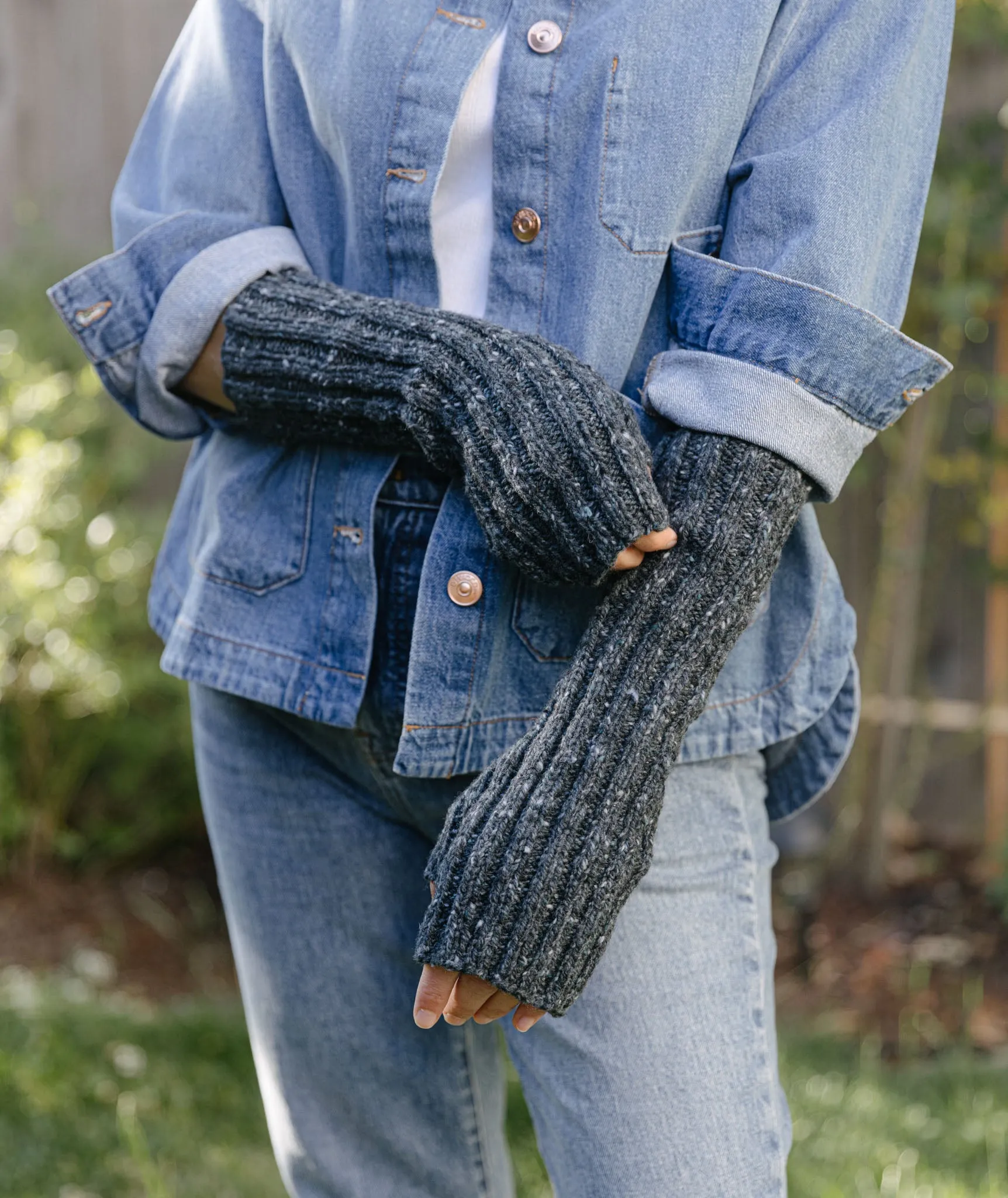 Ferryboat Mitts Using Kelbourne Woolens Lucky Tweed