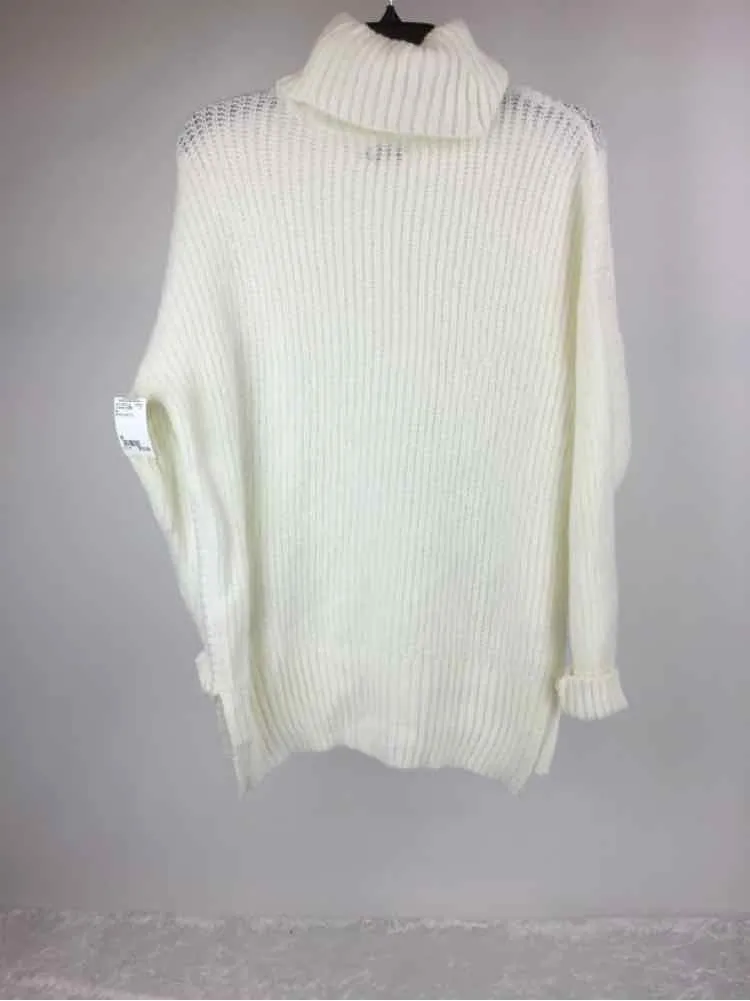 So Size M Winter White Knit Turtleneck Sweater